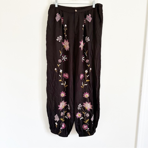 Free People Harmony Embroidered Pant set - Picture 4 of 10